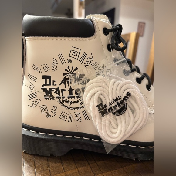 Dr. Martens White and Black Men’s Boots Sz 9M/ Women’s Sz 10M